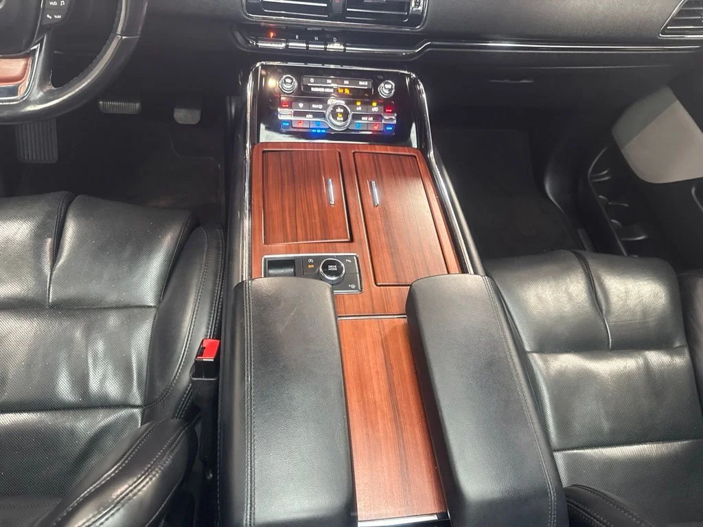 Used 2021 Infinite Black Lincoln Reserve image 22