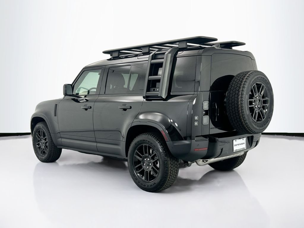 Used 2026 Santorini Black Metallic Land Rover S image 7