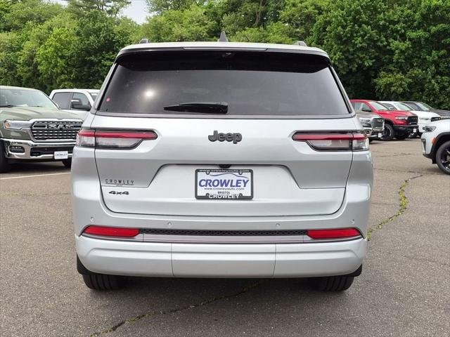 New 2026 Silver Zynith Exterior Paint Jeep Limited image 30