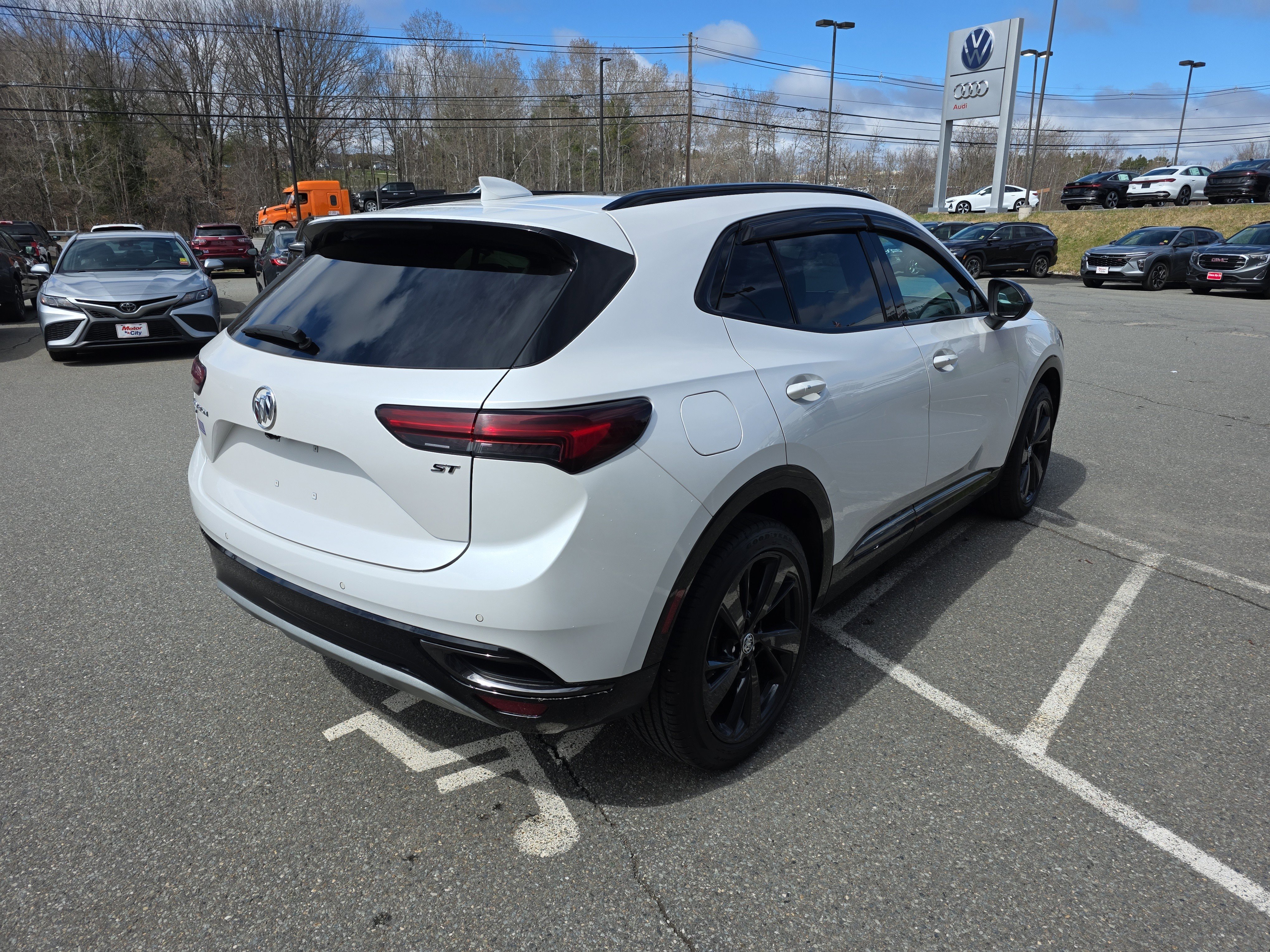 Used 2023 White Frost Tricoat Buick Essence image 5