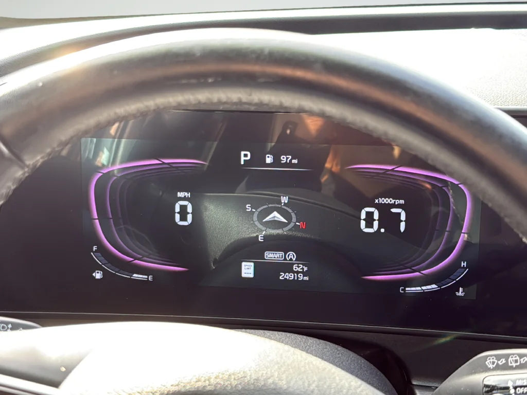 Used 2025 White Kia X-Line image 12