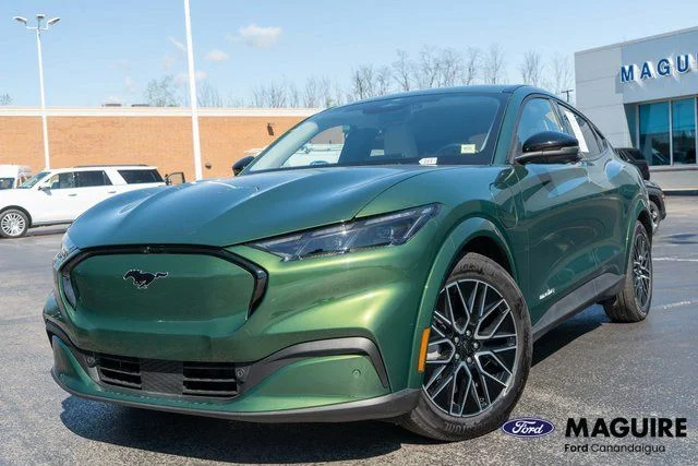 2025 Ford Mustang-Mach-e Premium's photo