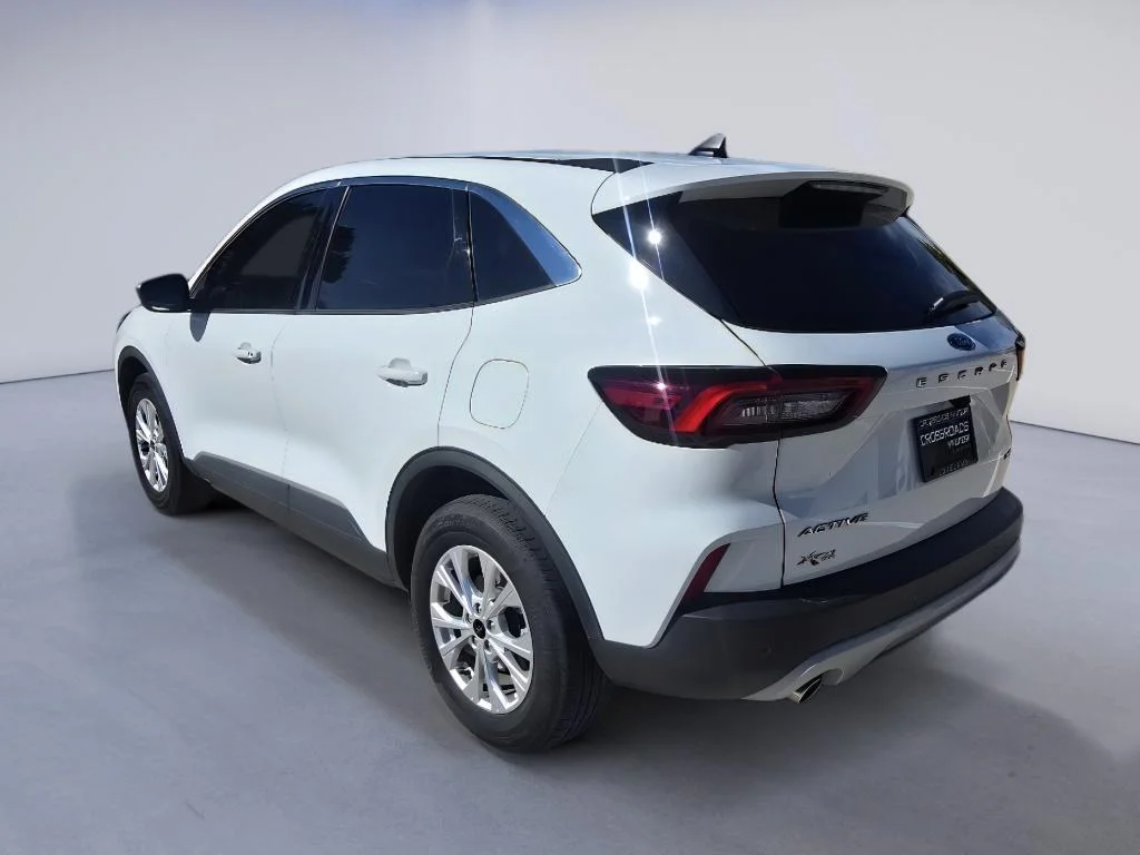 Used 2024 Oxford White Ford Active image 3