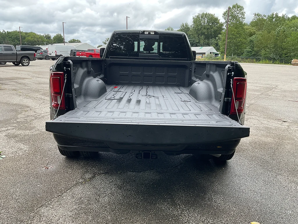 New 2027 Diamond Black Crystal Pearlcoat RAM Laramie image 13