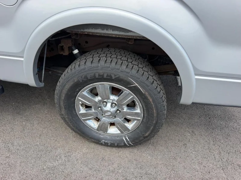 Used 2011 Ingot Silver Metallic Ford Lariat image 8
