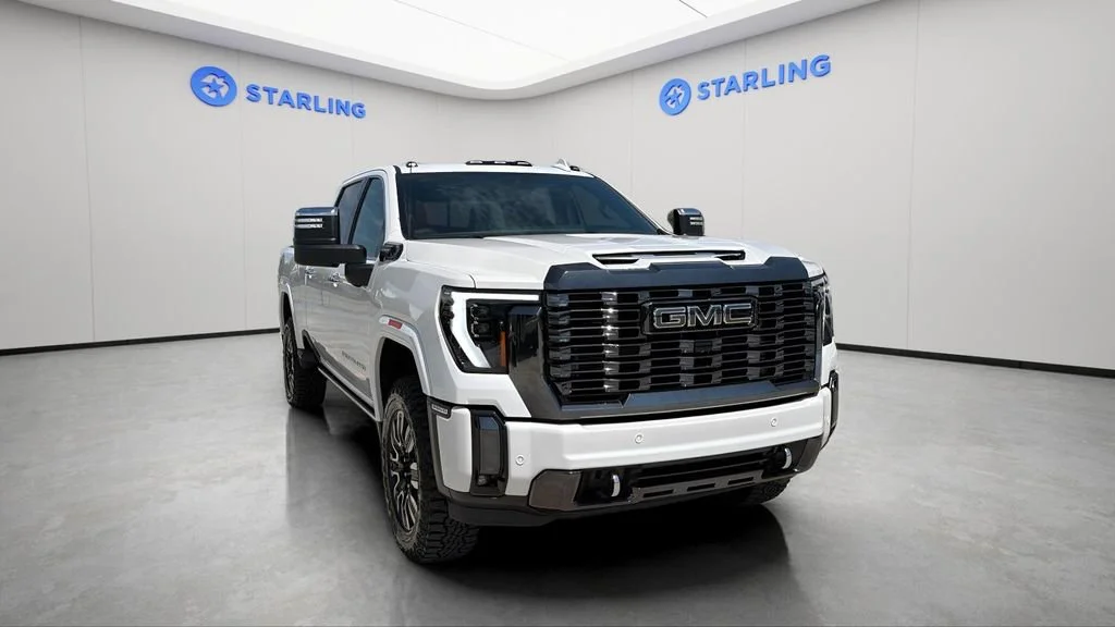 Used 2024 White Frost Tricoat GMC Denali Ultimate image 14