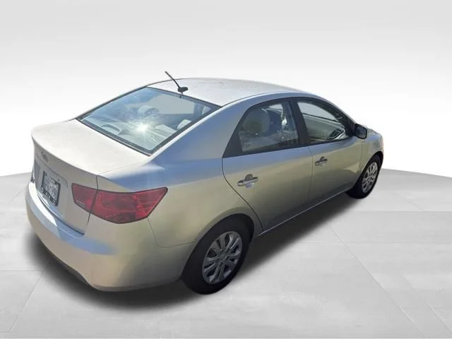 Used 2010 Silver Kia LX image 3
