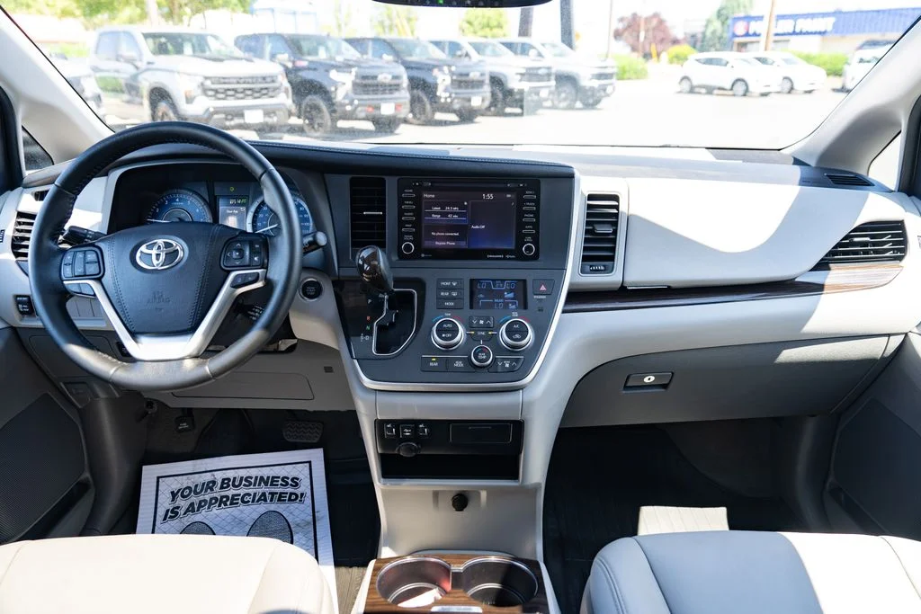 Used 2020 Predawn Gray Mica Toyota XLE image 10