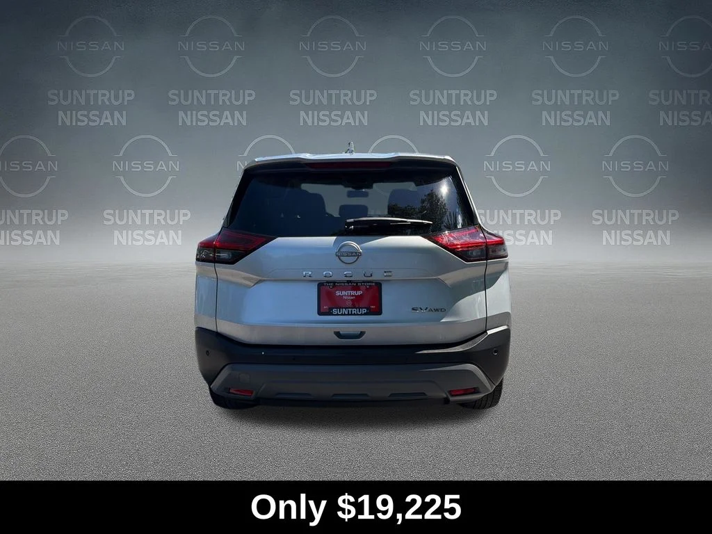 Used 2023 Silver Nissan SV image 4