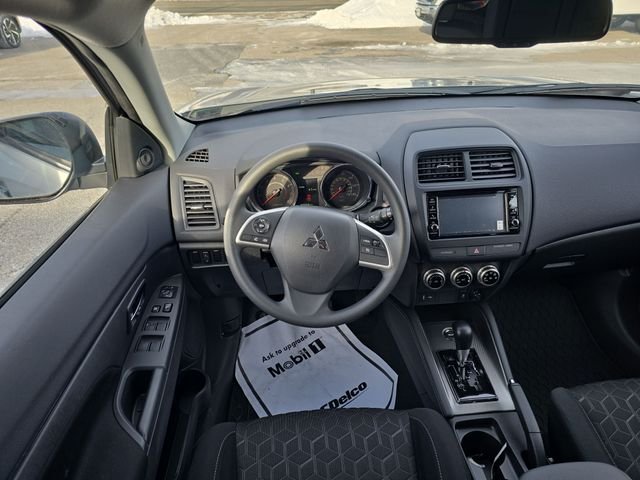 2025 Mitsubishi Outlander Sport ES - Photo 12