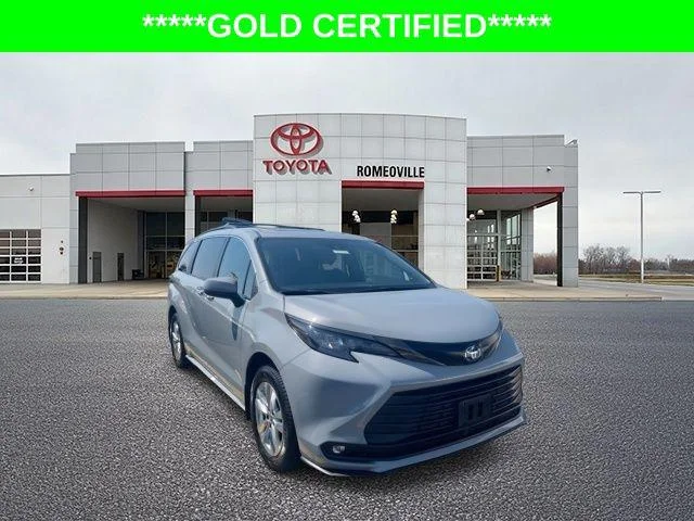 Certified Used 2022 CEMENT Toyota  image 1
