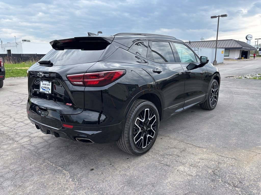 Used 2023 Black Chevrolet RS image 7