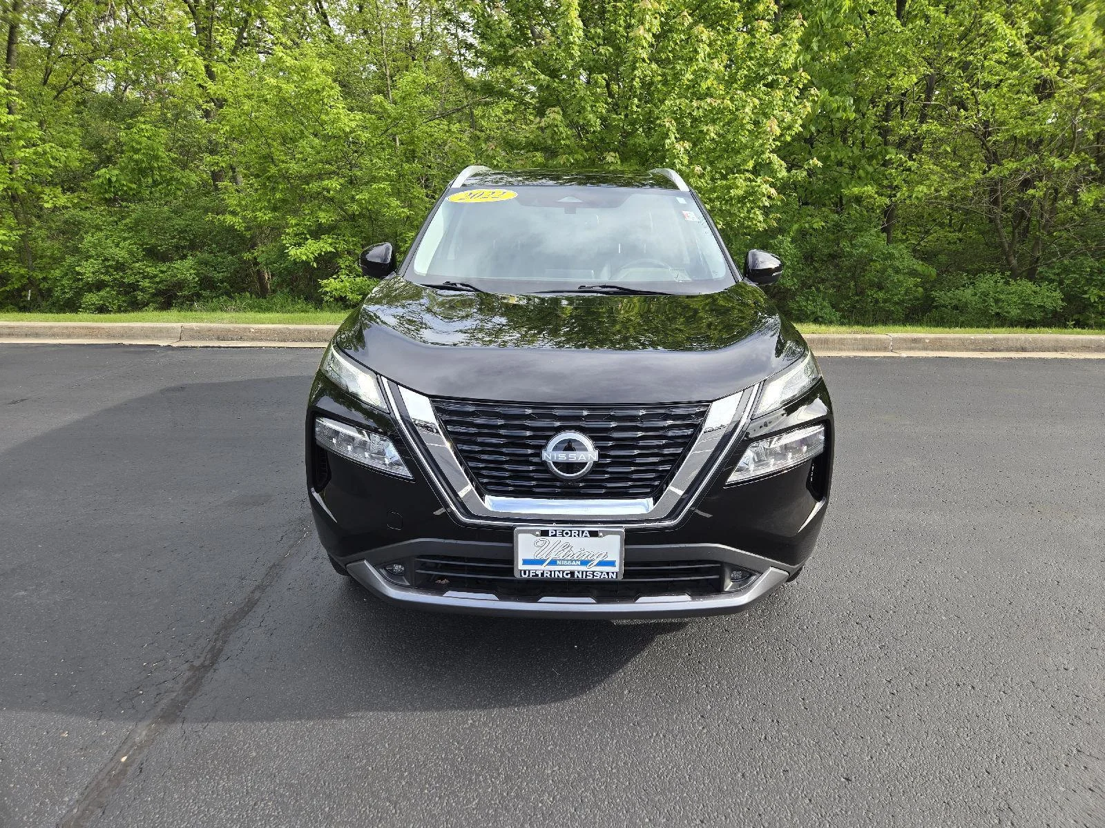 Used 2022 Super Black Nissan SL image 7