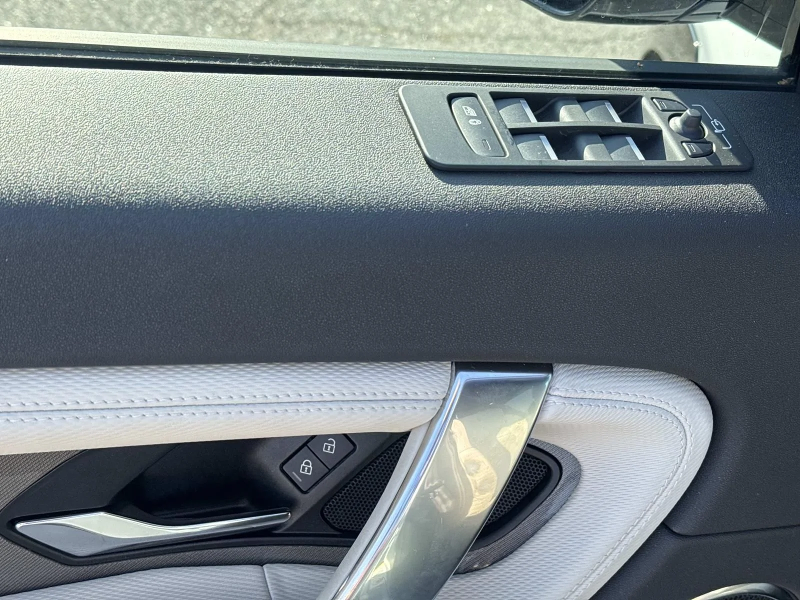 Certified Used 2025 Silver Land Rover SE image 20