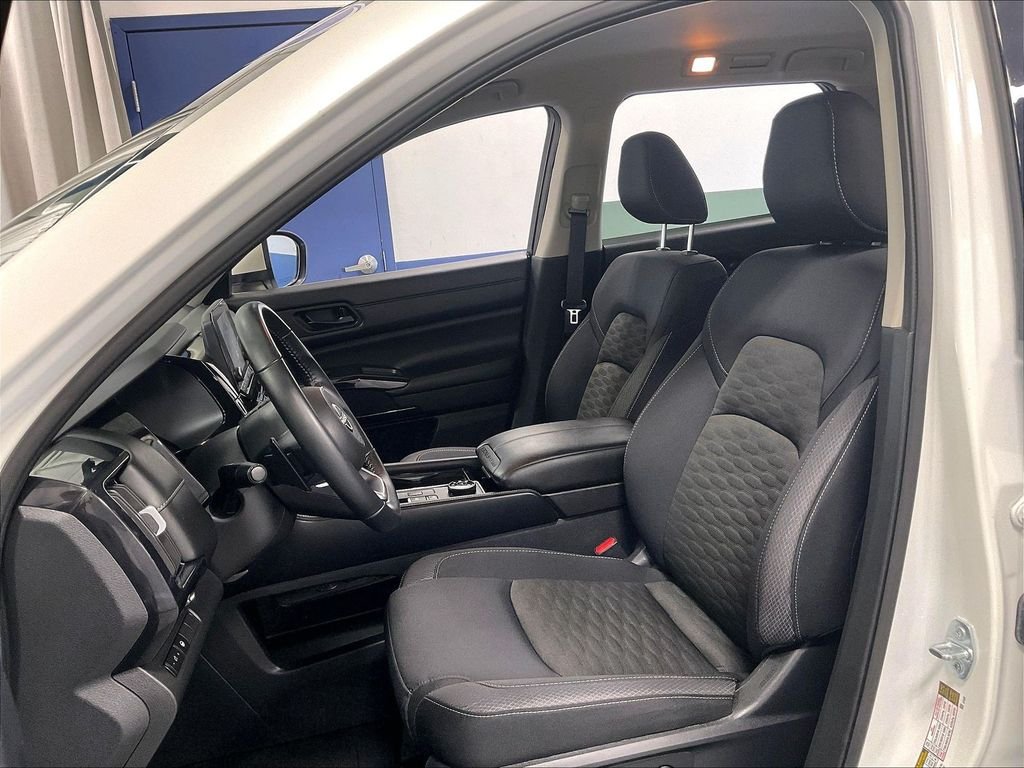 Used 2024 White Nissan SV image 10