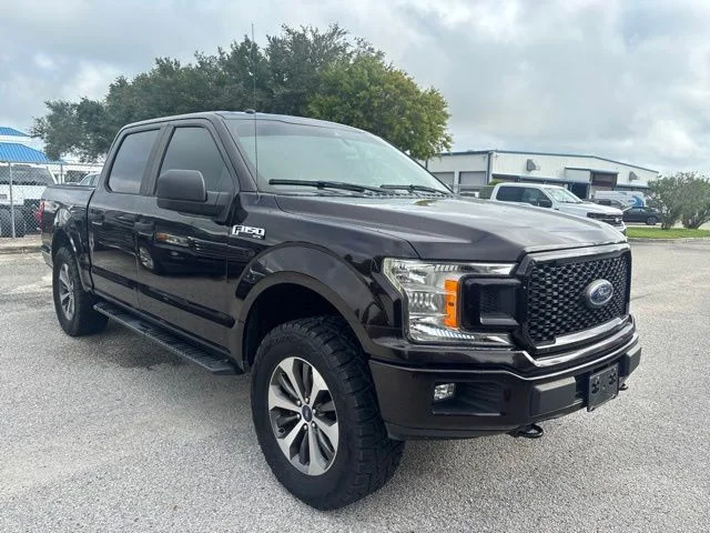Used 2019 Red Ford XL image 3