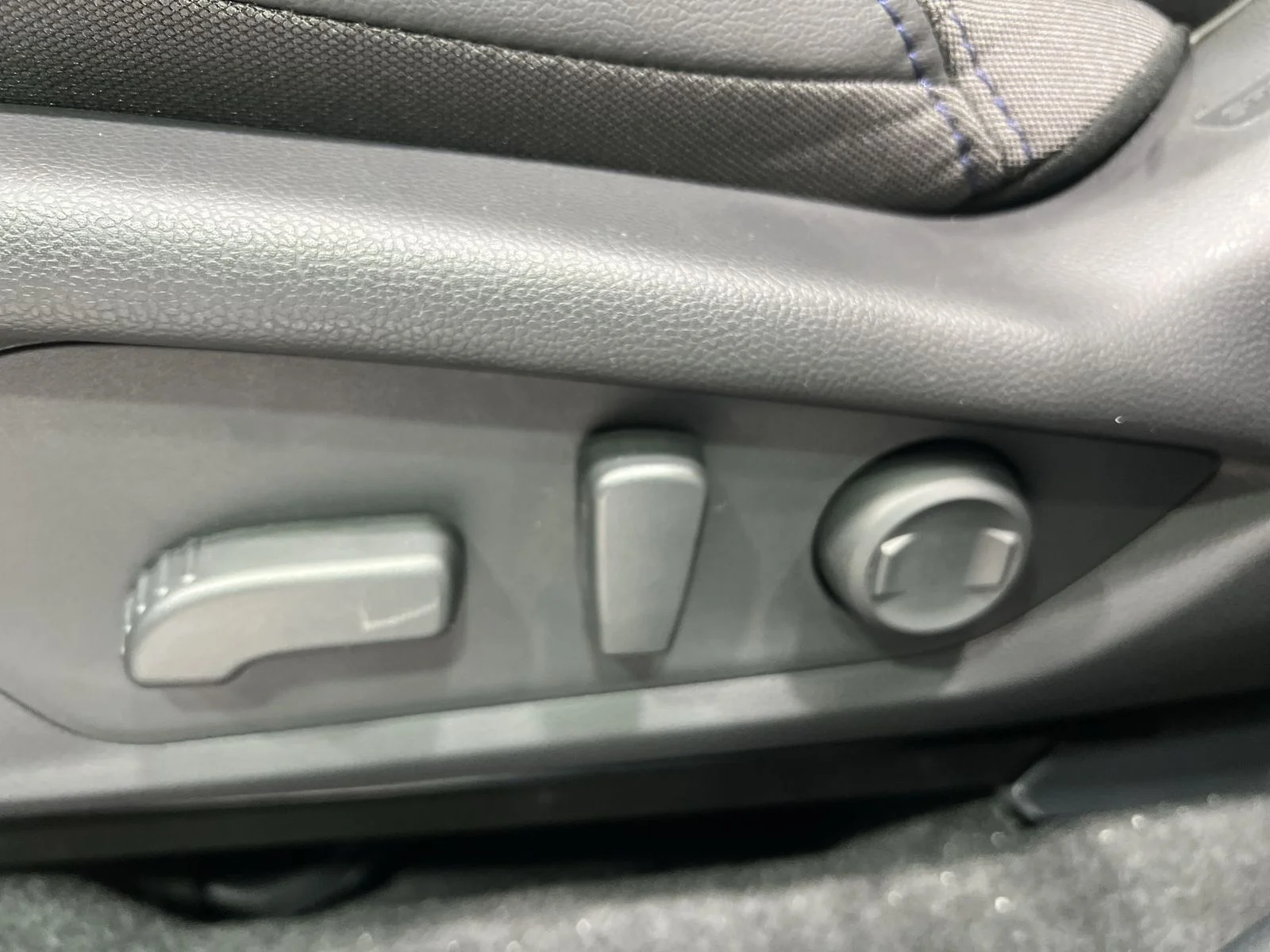 New 2026 ICE SILVER METALLIC Subaru Premium Hybrid image 12