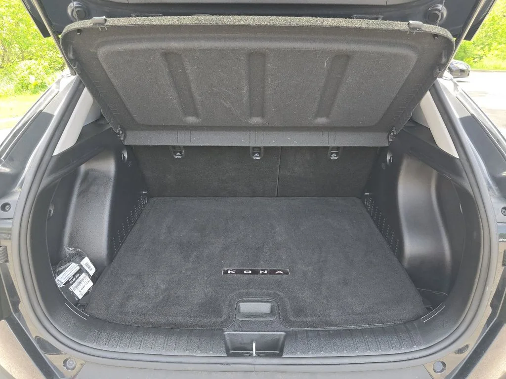 Used 2024 Black Hyundai SEL image 18