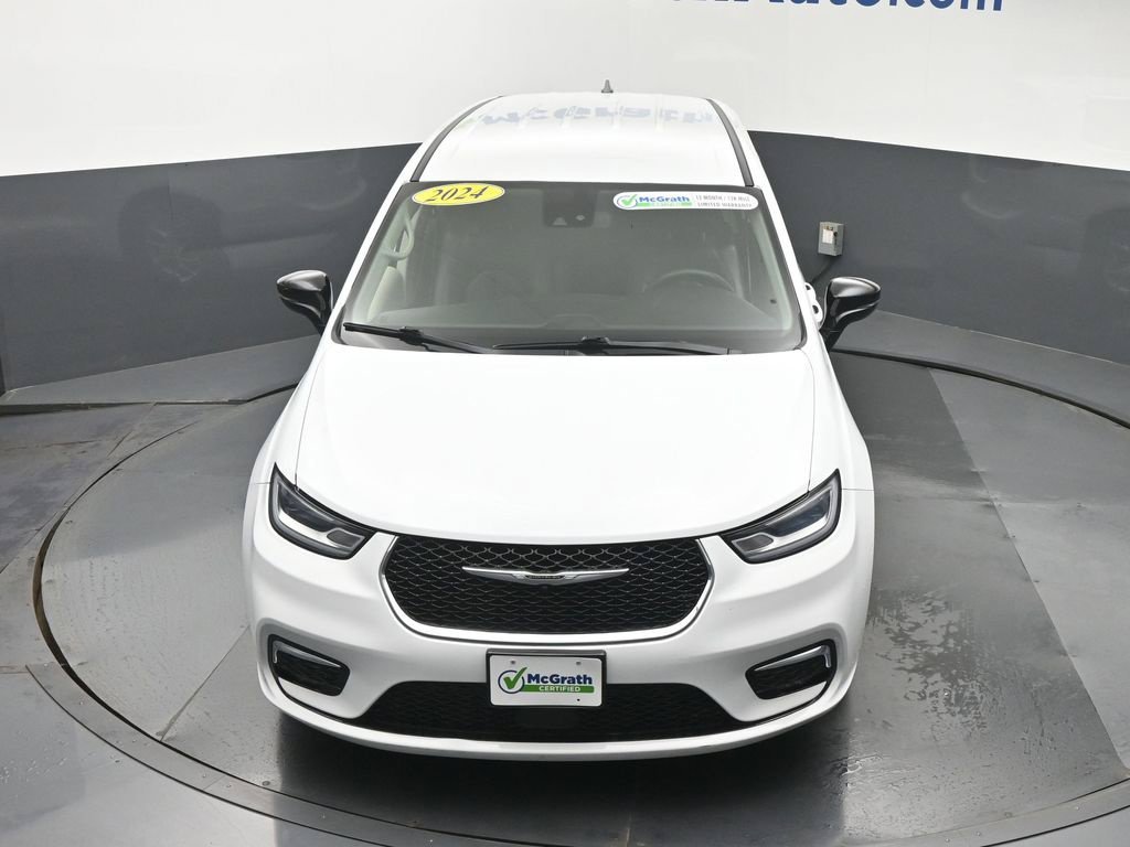 Used 2024 White Chrysler Touring L image 29