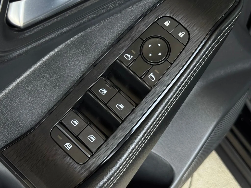 Used 2023 Black Nissan SV image 29