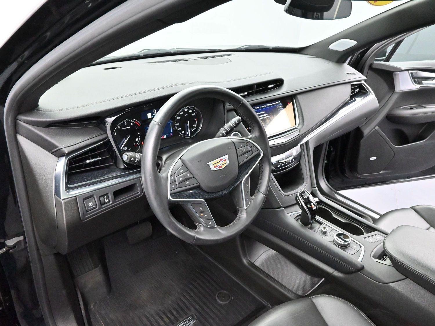 Used 2025 Stellar Black Metallic Cadillac Premium Luxury image 13