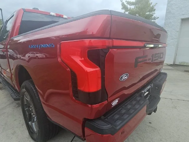 Used 2024 Red Ford Lariat image 32