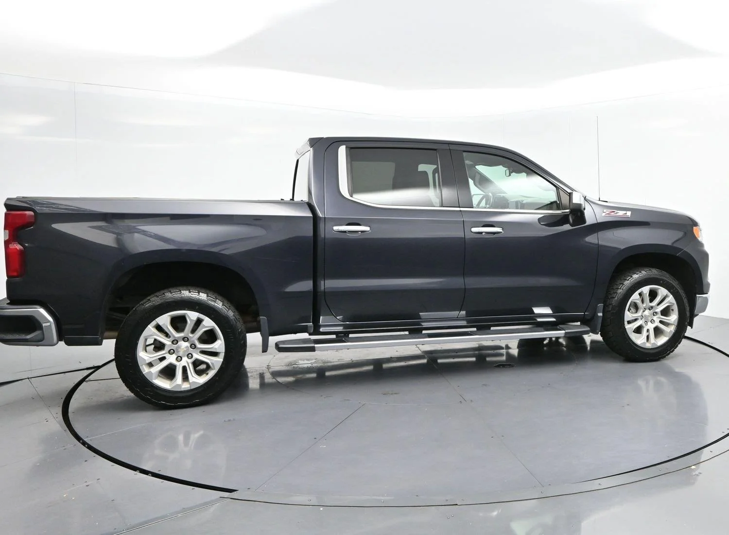 Used 2022 Dark Ash Metallic Chevrolet LTZ image 8