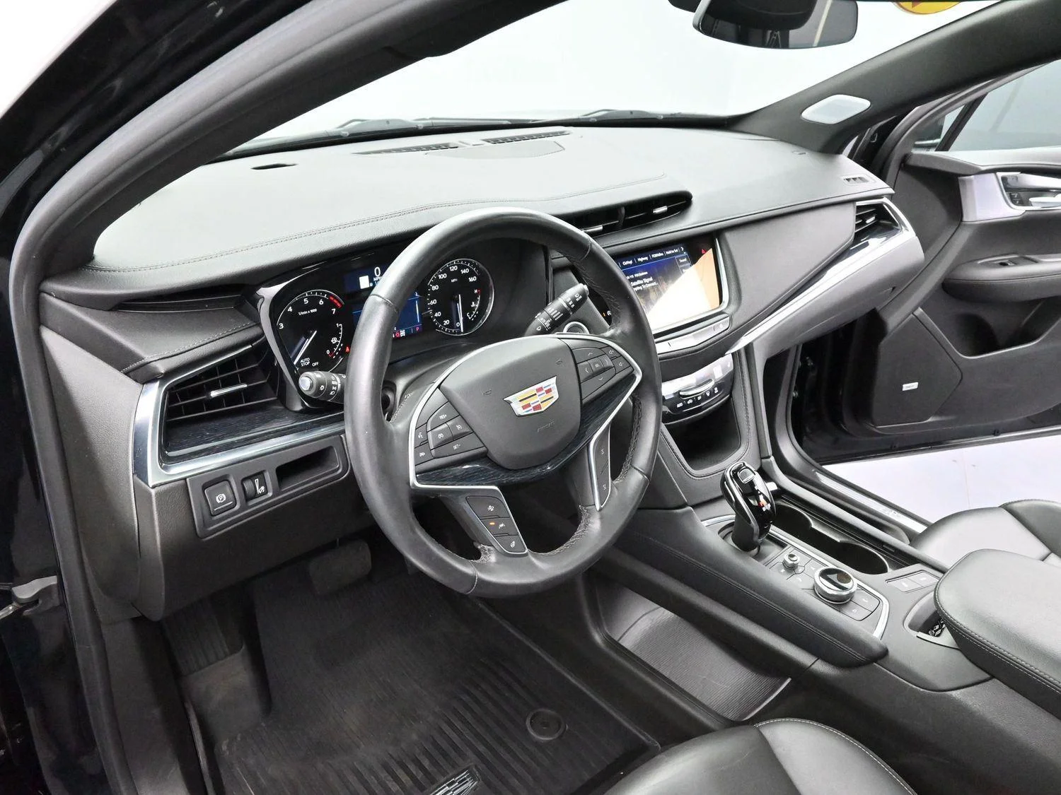 Used 2025 Stellar Black Metallic Cadillac Premium Luxury image 13