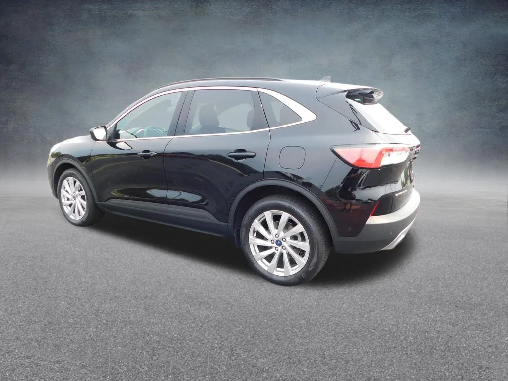 Used 2022 Black Ford Titanium image 5