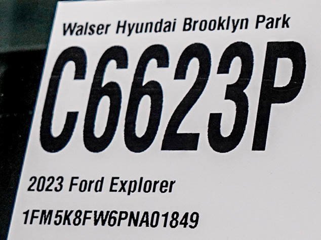 Used 2023  Ford Limited 4WD image 33