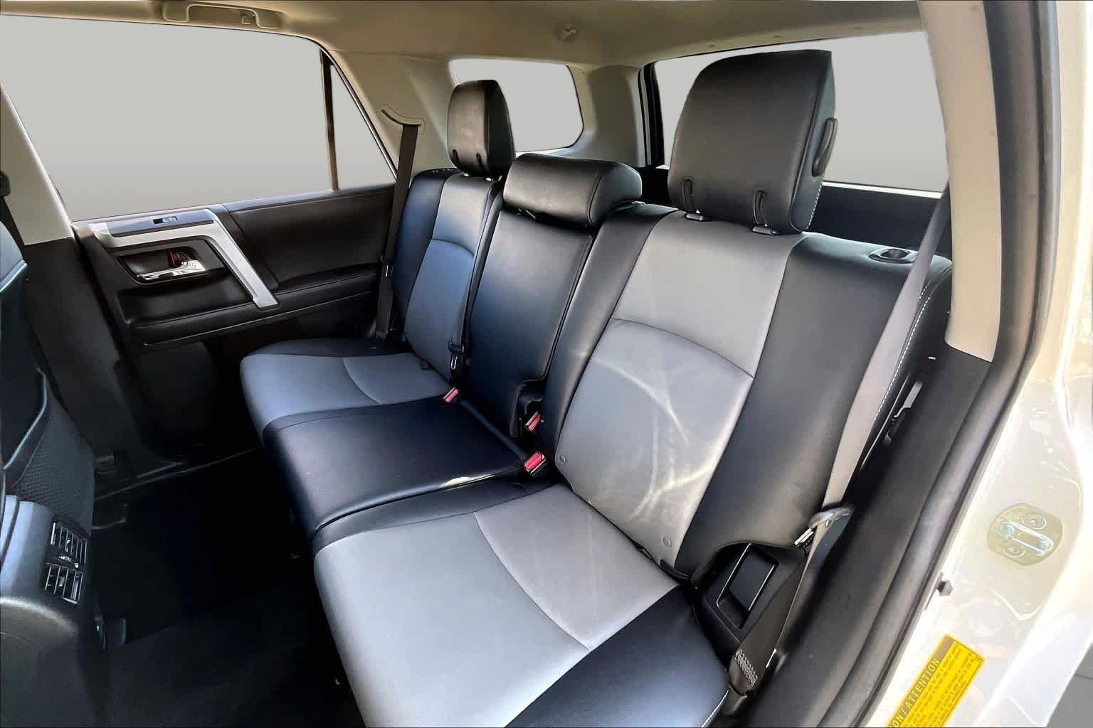 Used 2022 White Toyota SR5 Premium image 19