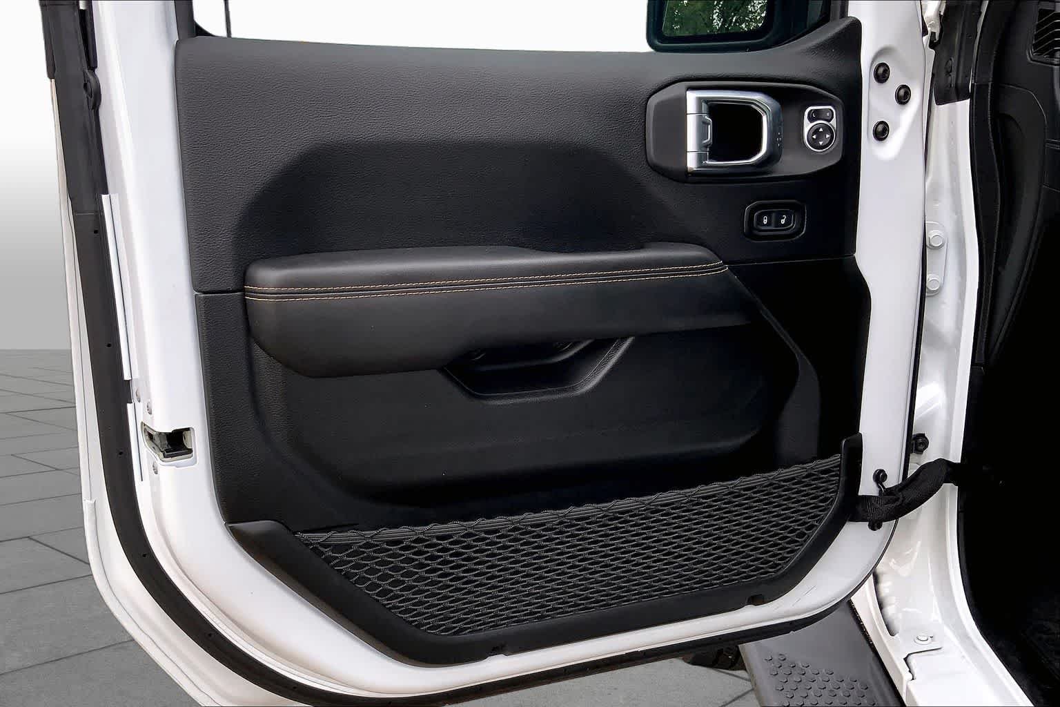 Used 2024 Bright White Clearcoat Jeep Sahara image 22