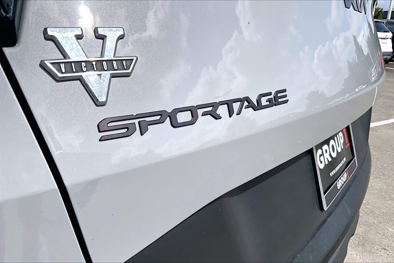 Used 2025 Wolf Gray Kia X-Line image 29