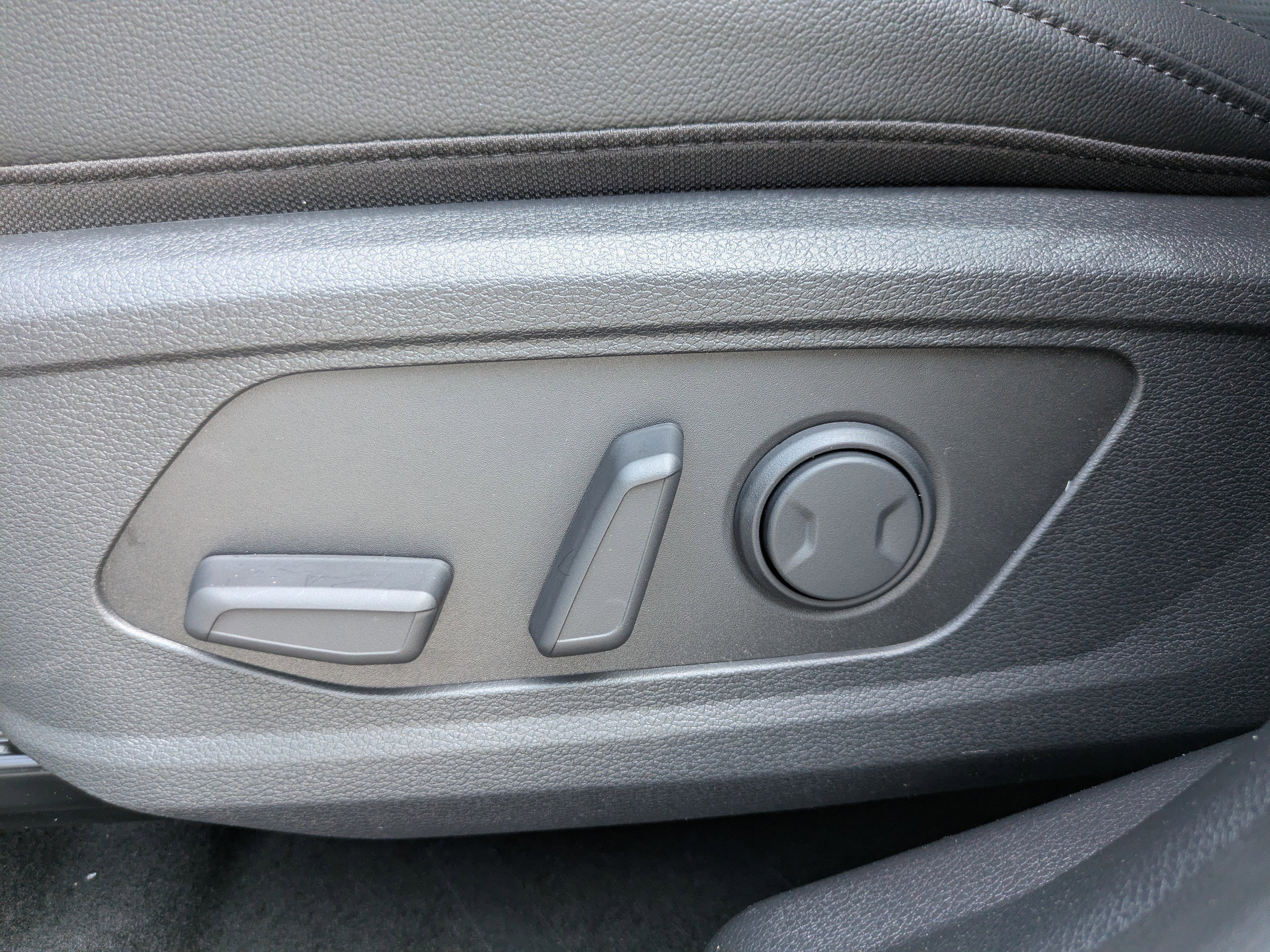New 2026 Glacial White Pearl Kia EX image 23
