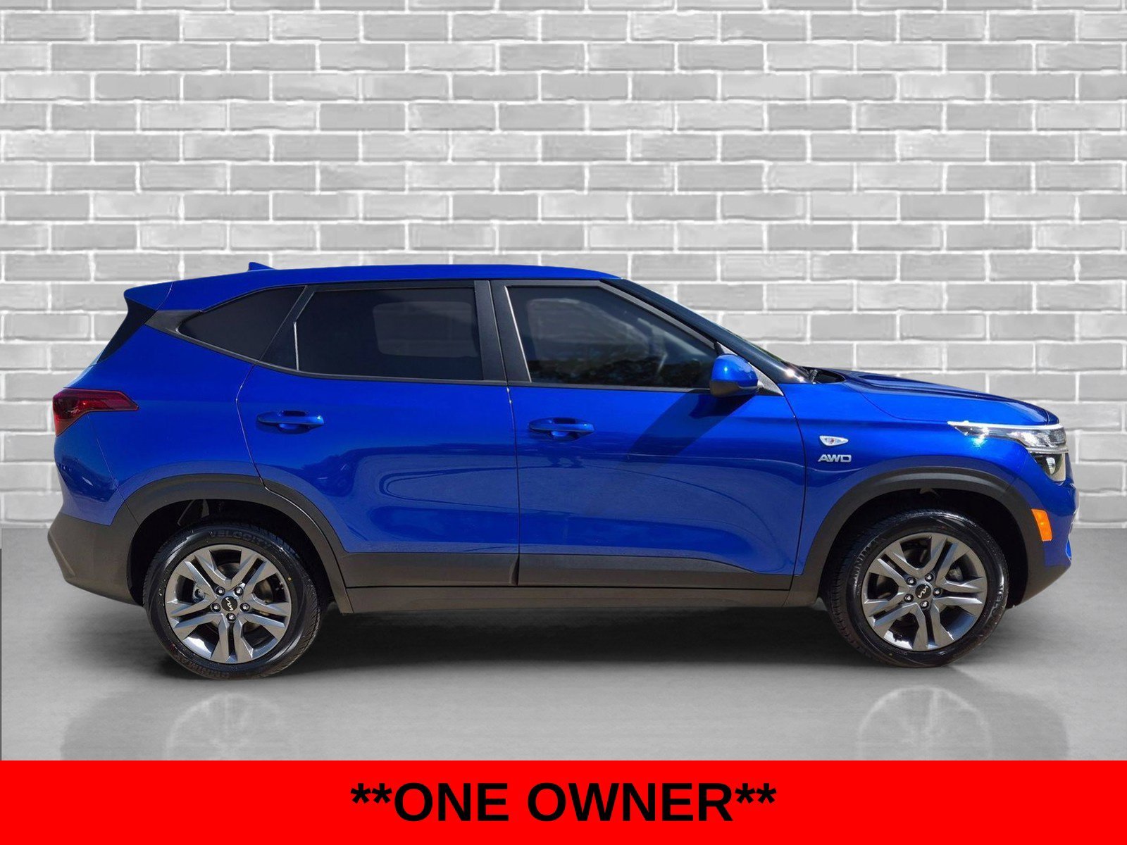 Used 2023 Neptune Blue Kia LX image 7