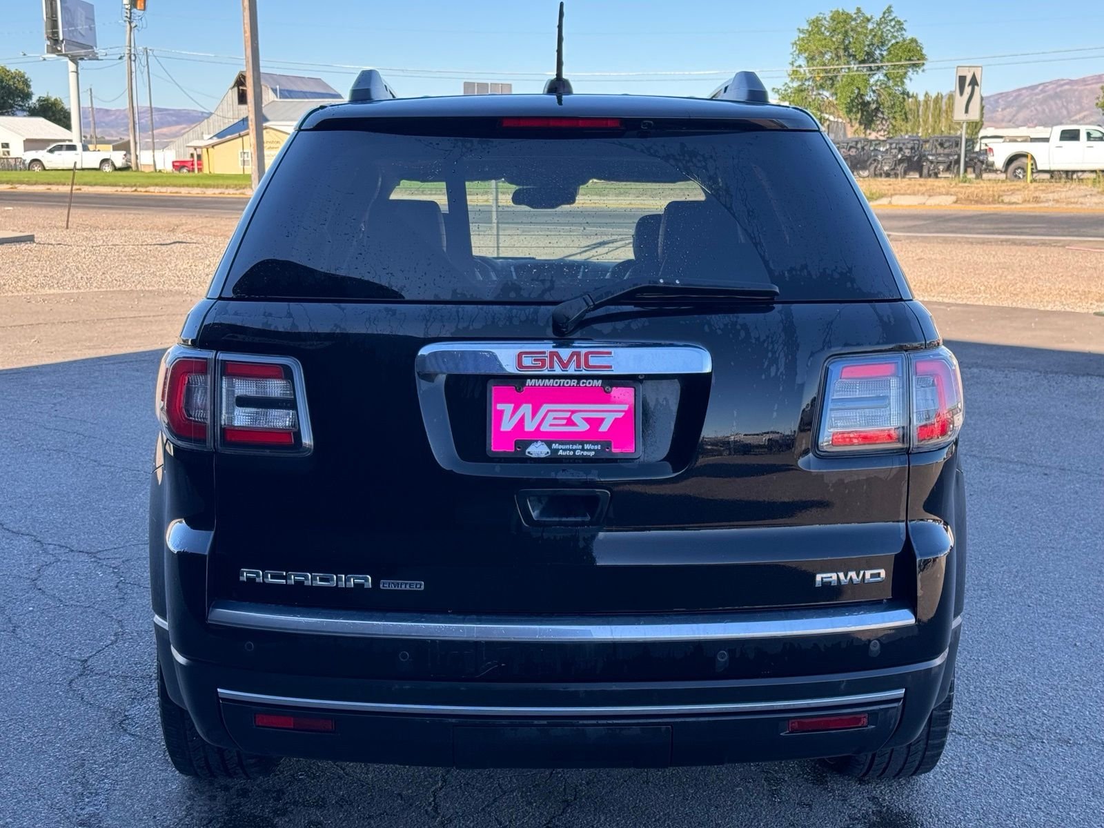 Used 2017 Ebony Twilight Metallic GMC Limited image 4
