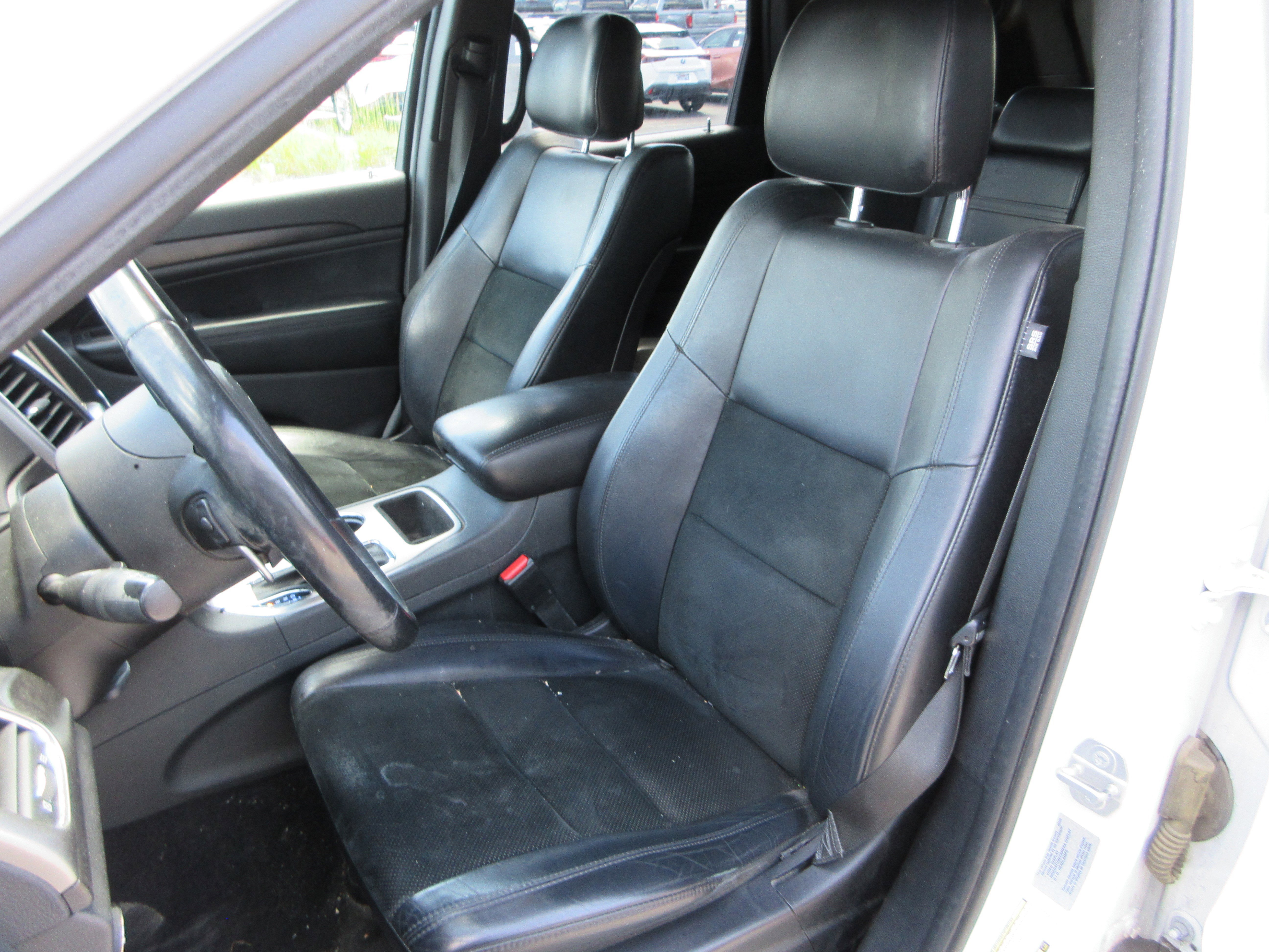 Used 2017 Bright White Clearcoat Jeep Altitude image 20