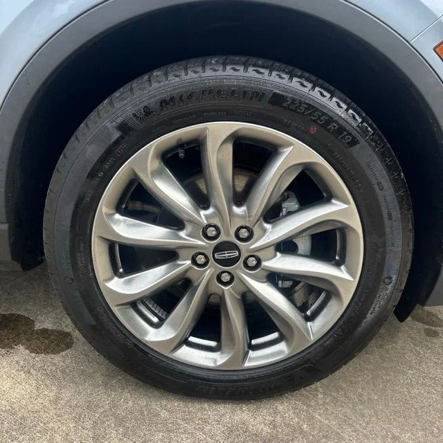 Used 2022 Blue Lincoln Standard image 13