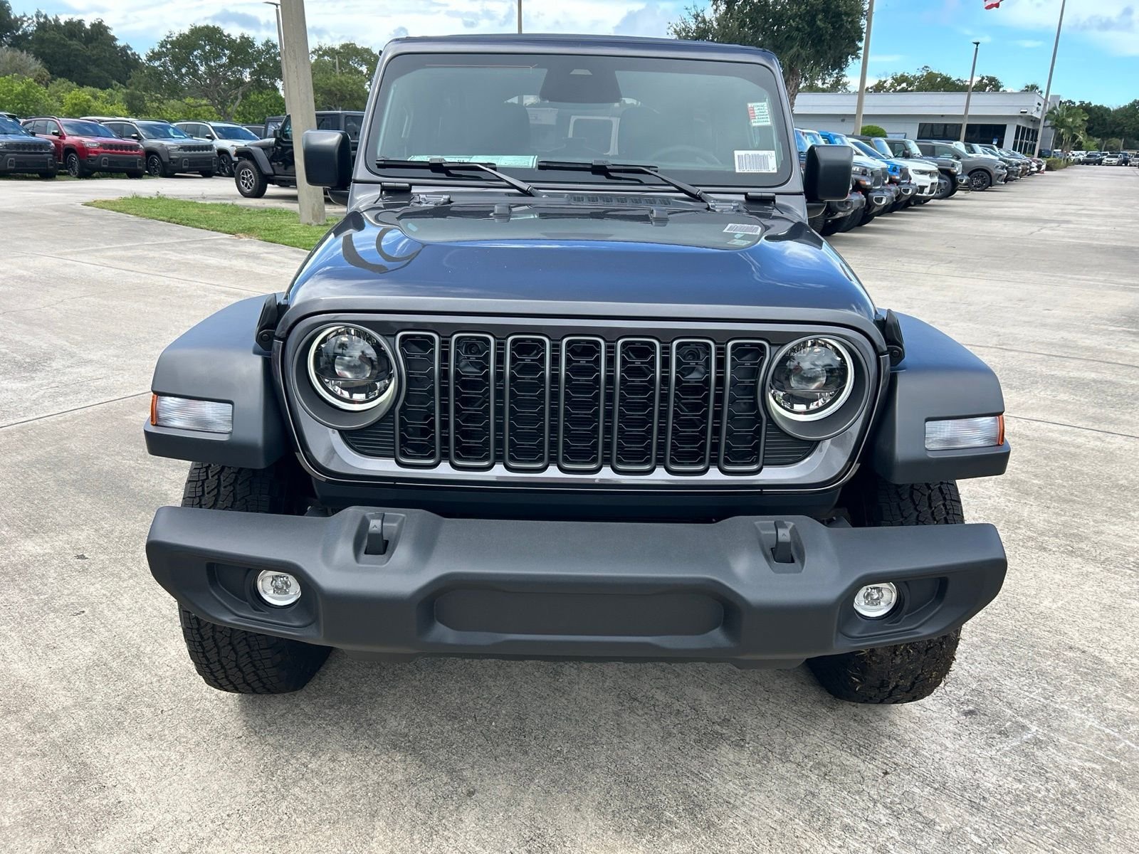 New 2027 Granite Crystal Metallic Clearcoat Jeep Sport S image 8