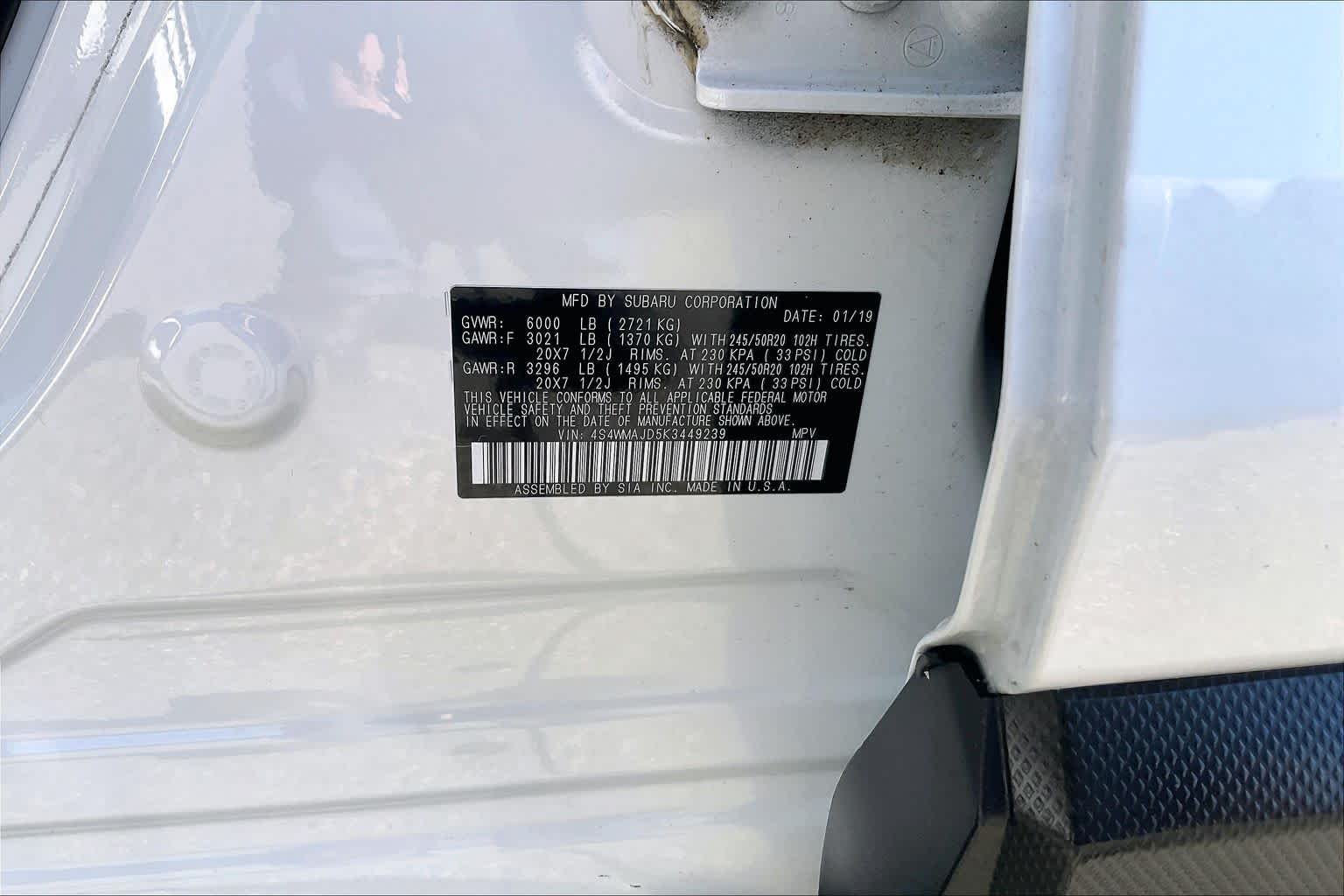 Used 2019 Crystal White Pearl Subaru Limited image 32