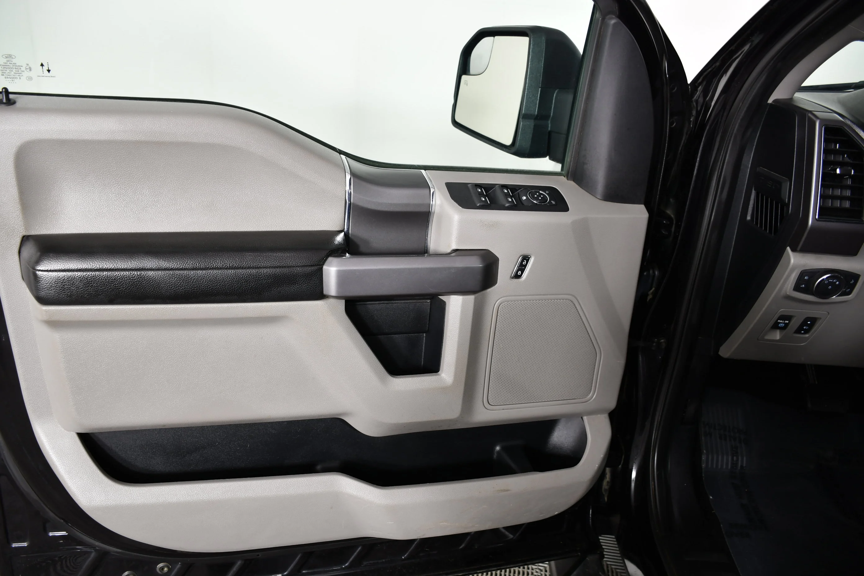 Used 2019 Black Metallic Ford XLT image 41