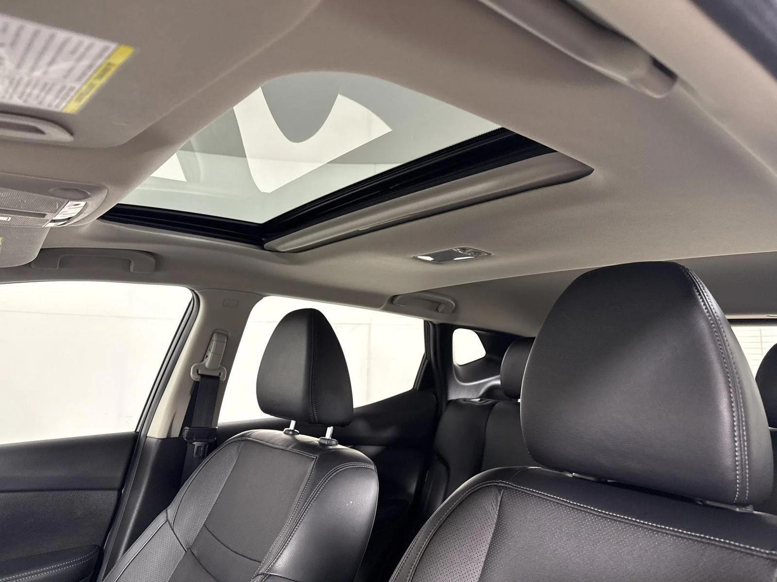 Used 2020 Magnetic Black Pearl Nissan SL image 13