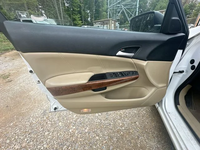 Used 2012  Honda EX-L image 24