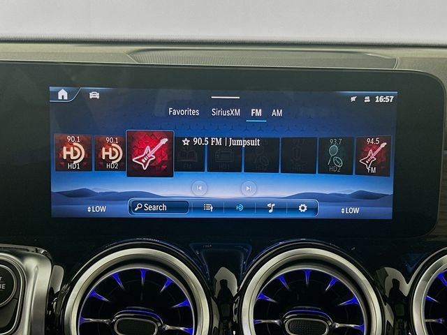 New 2026 Polar White Mercedes-Benz GLB 250 image 14