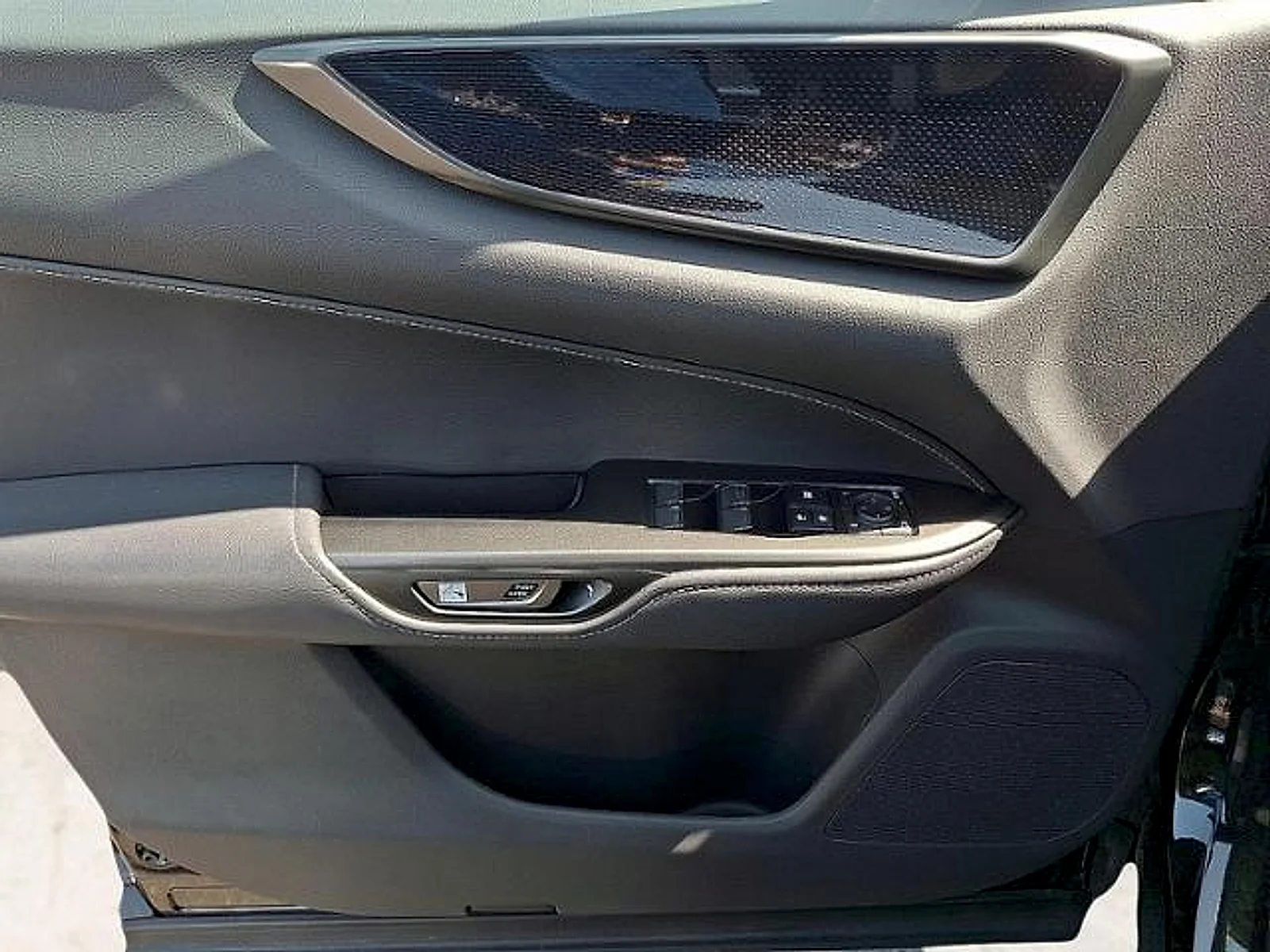 Used 2024  Lexus  image 10