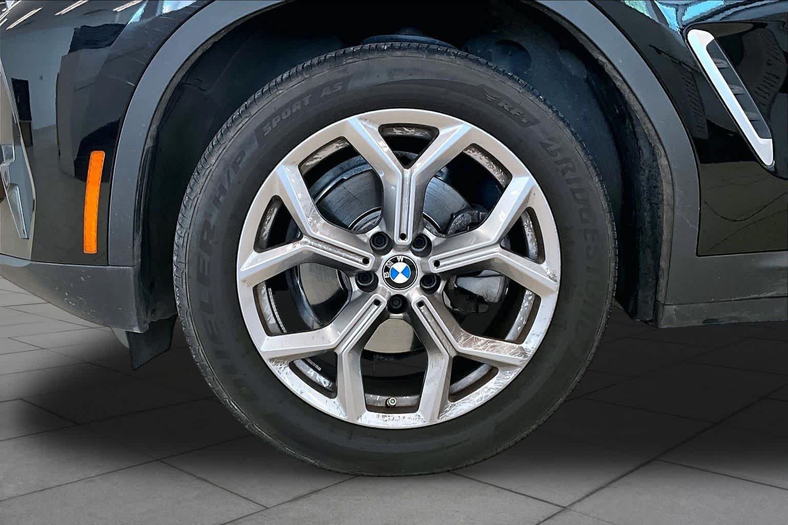 Used 2024 Jet Black BMW sDrive30i image 10