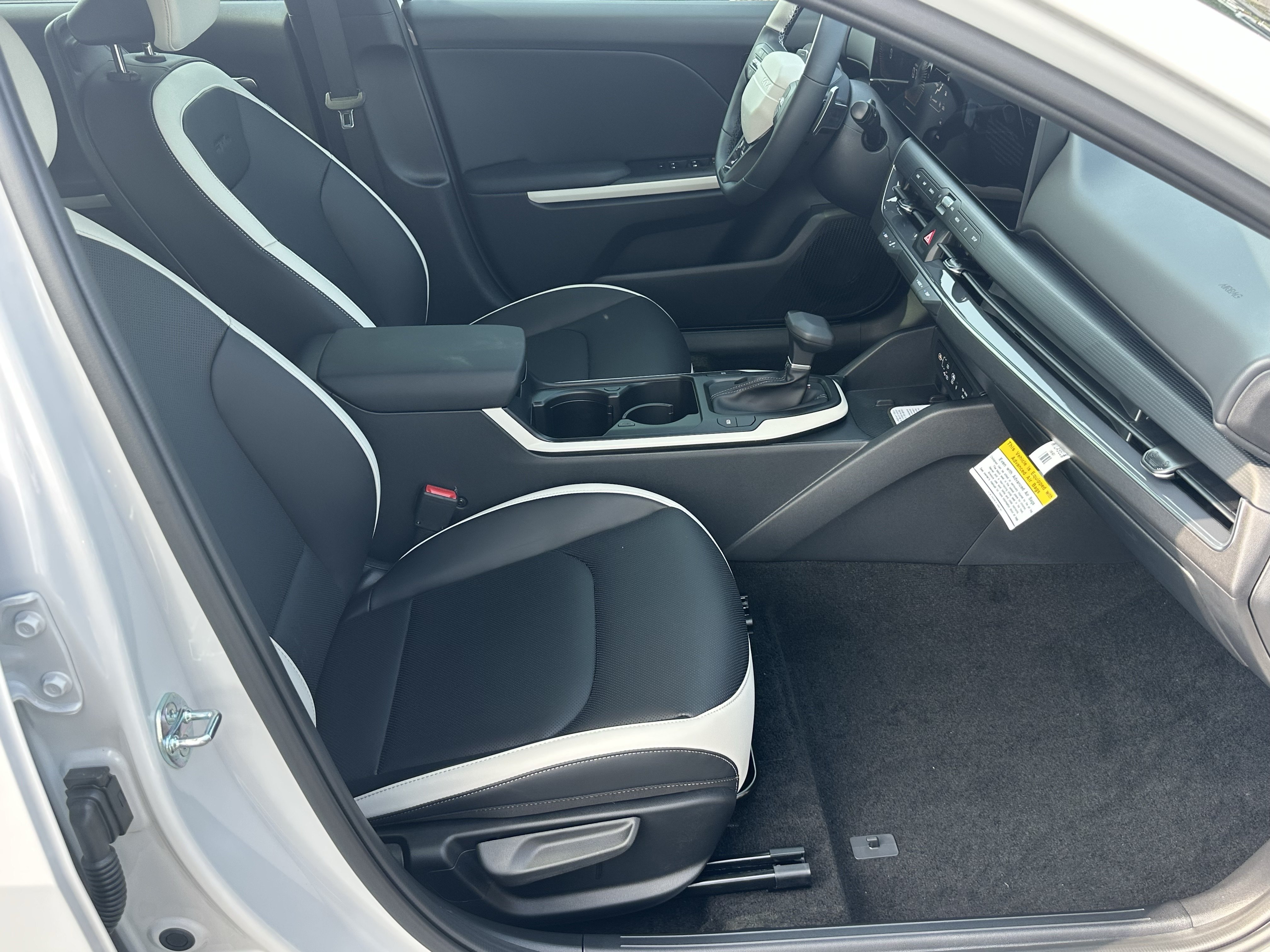 New 2026 Snow White Pearl Kia GT-Line image 14