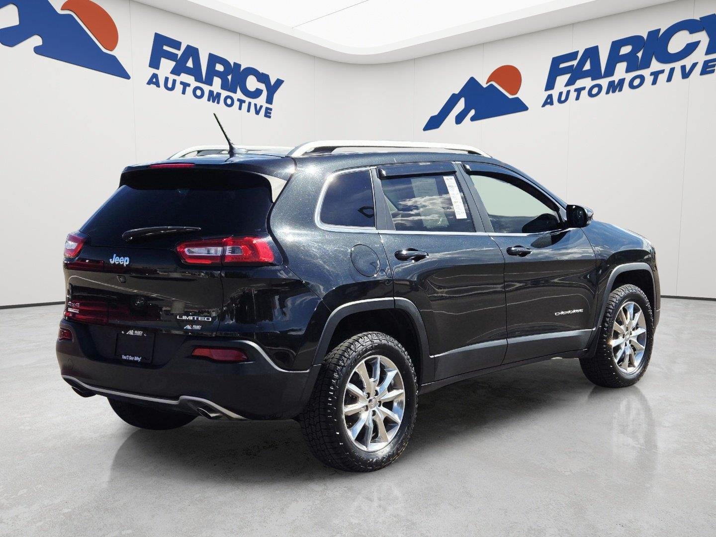 Used 2014 Brilliant Black Crystal Pearlcoat Jeep Limited image 5