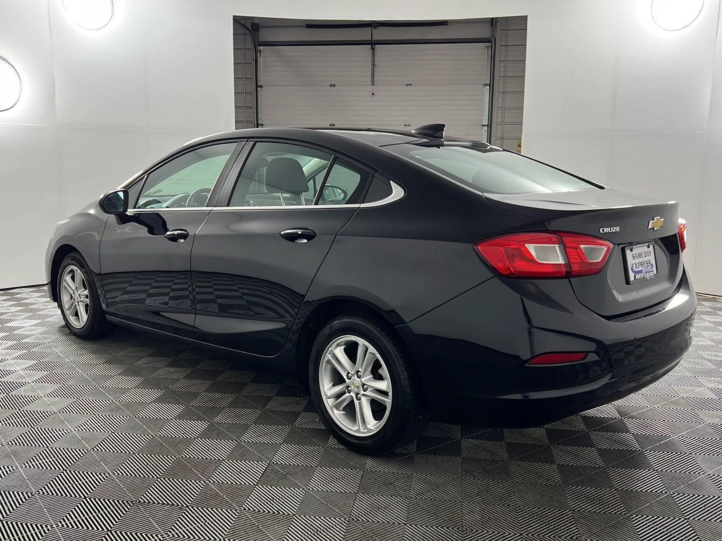 Used 2018 Mosaic Black Metallic Chevrolet LT image 9
