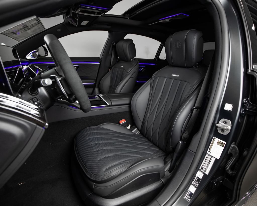 New 2026 MANUFAKTUR Night Black Magno Mercedes-Benz S 63 E AMG® image 5